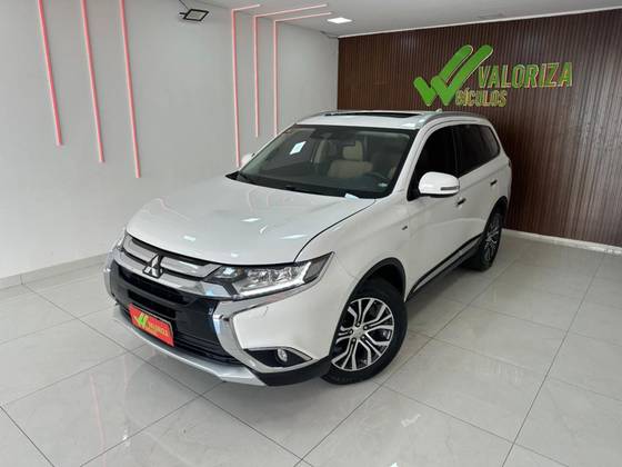 MITSUBISHI OUTLANDER 3.0 GT 4X4 V6 24V GASOLINA 4P AUTOMÁTICO